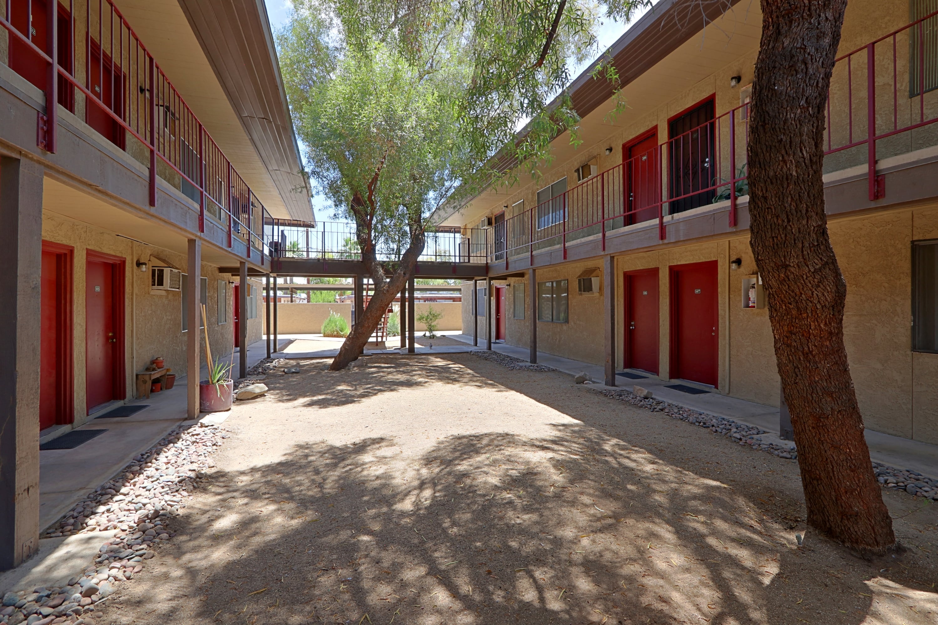 Southern Manor photo 3